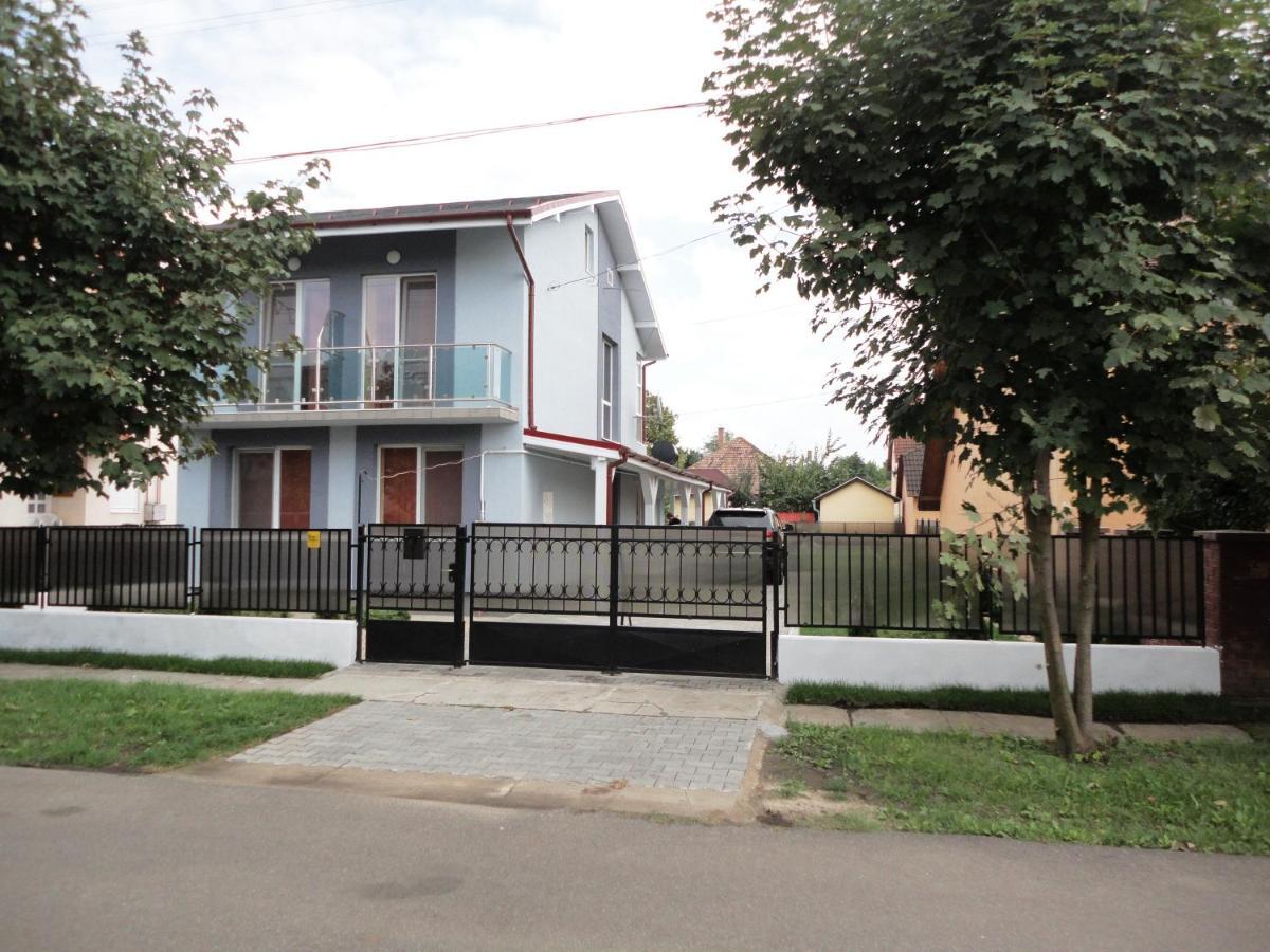 Villa Ani Hajduszoboszlo Exterior photo